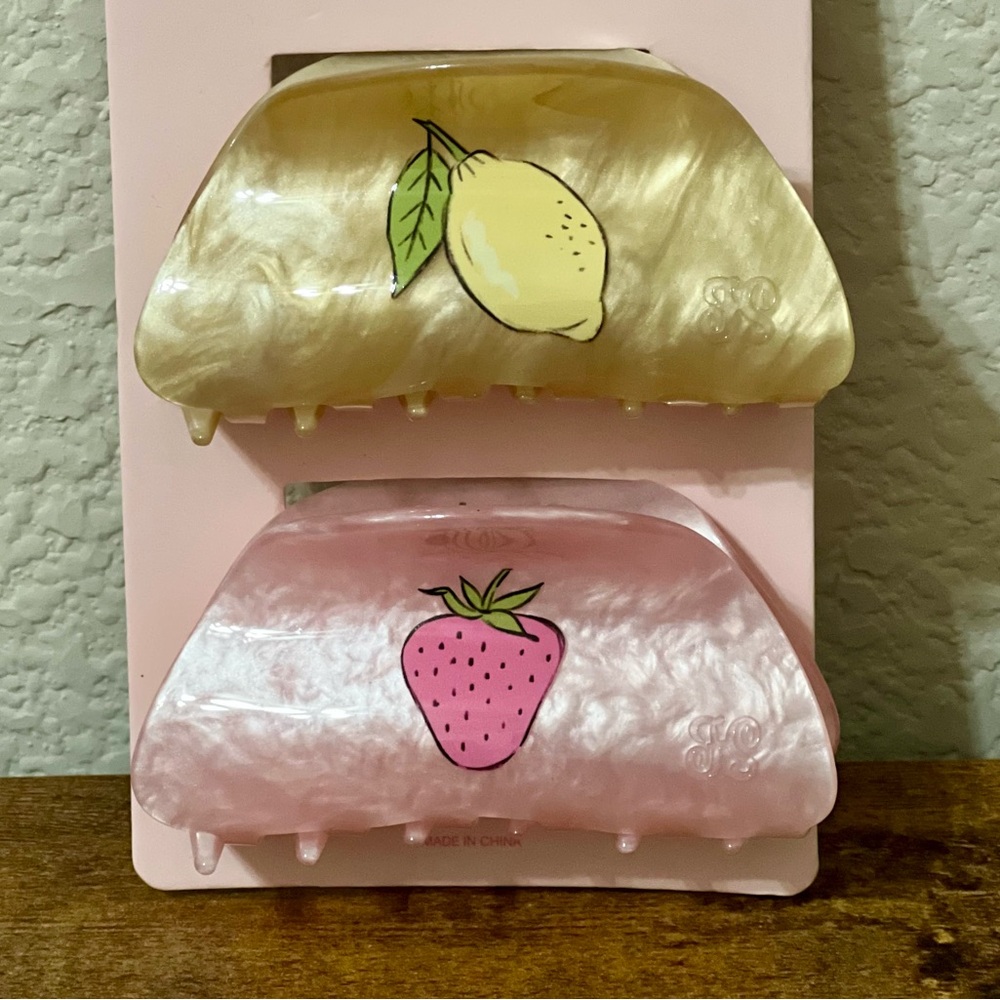 Fraiser Sterling Pink and Gold Claw Clips🍓🍋 - Picture 3 of 6